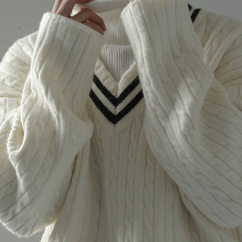 2023 New Rice White Soft and Thick Warm Winter Small V-neck Long sleeved Sweater Loose Shoulder Drop Japanese Pullover