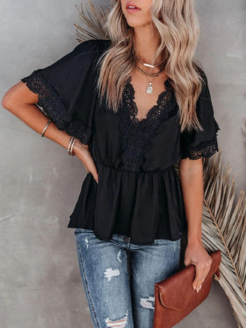 Lace stitching large V-neck short sleeved strapping top