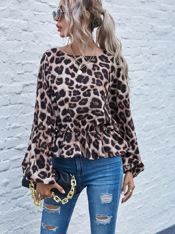 Loose leopard print long sleeved round neck bat shirt