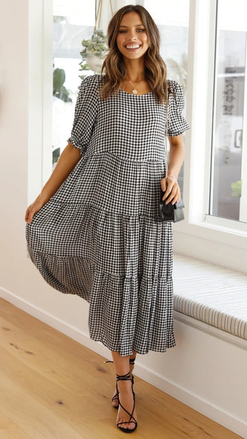 Pullover short sleeved round neck large swing dress